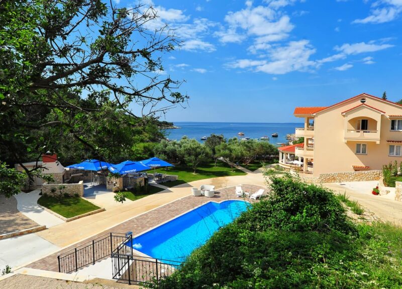 smjestaj-resort-lastura-naslovna